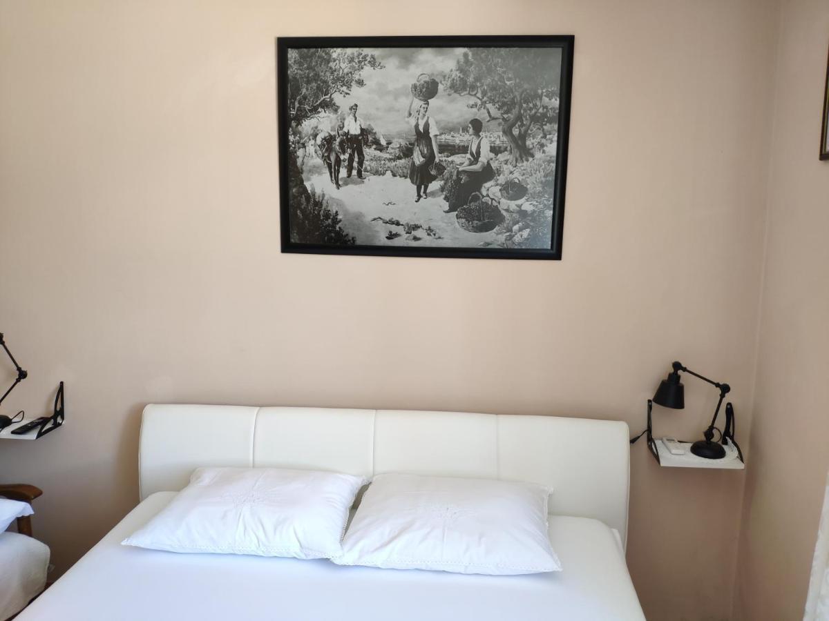 Hotel Rab-Centar à Rab Town Extérieur photo