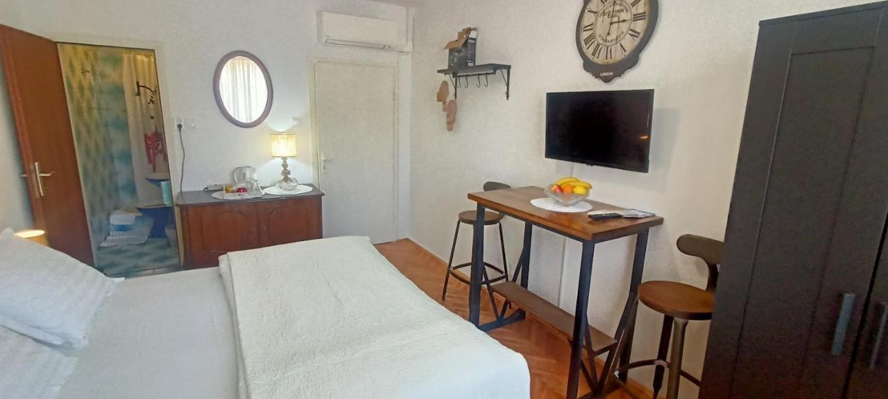 Hotel Rab-Centar à Rab Town Extérieur photo